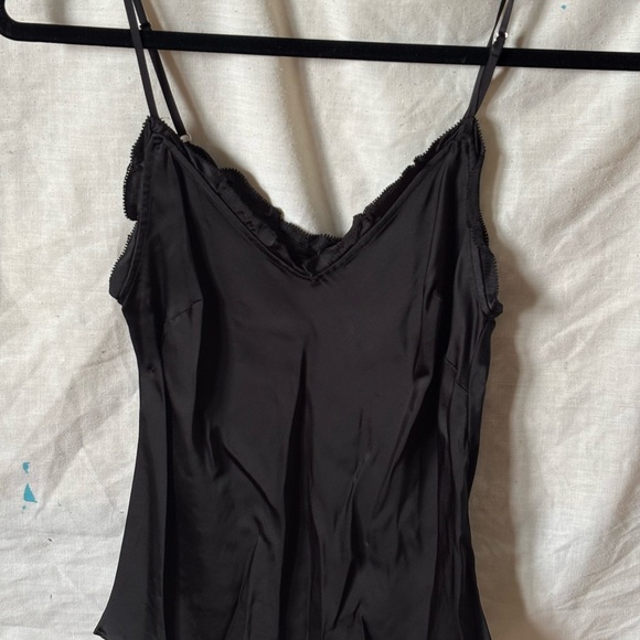 Wilfred Tops - Aritzia Wilfred black silk cami